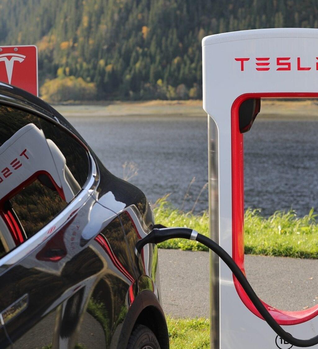 tesla-1738969_1280 tesla-1738969_1280