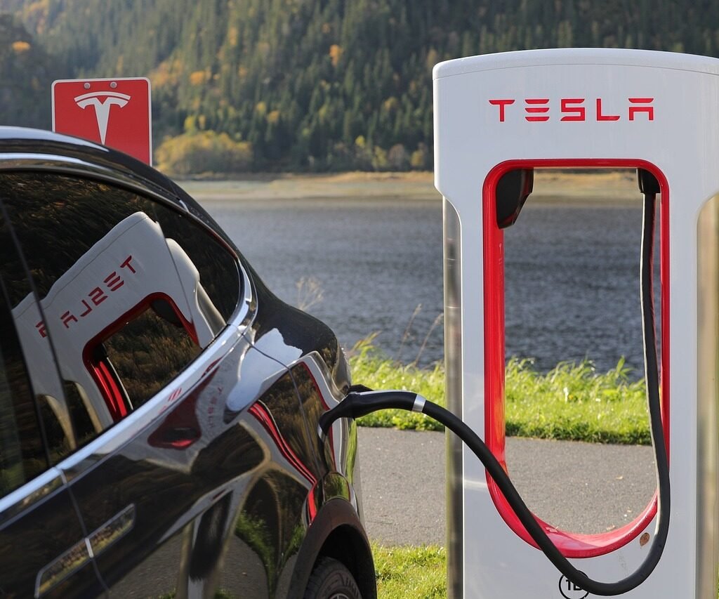 tesla-1738969_1280